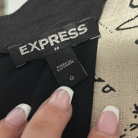 Express Longsleeve Bodycon Keyhole Dress - Picture 7 of 9